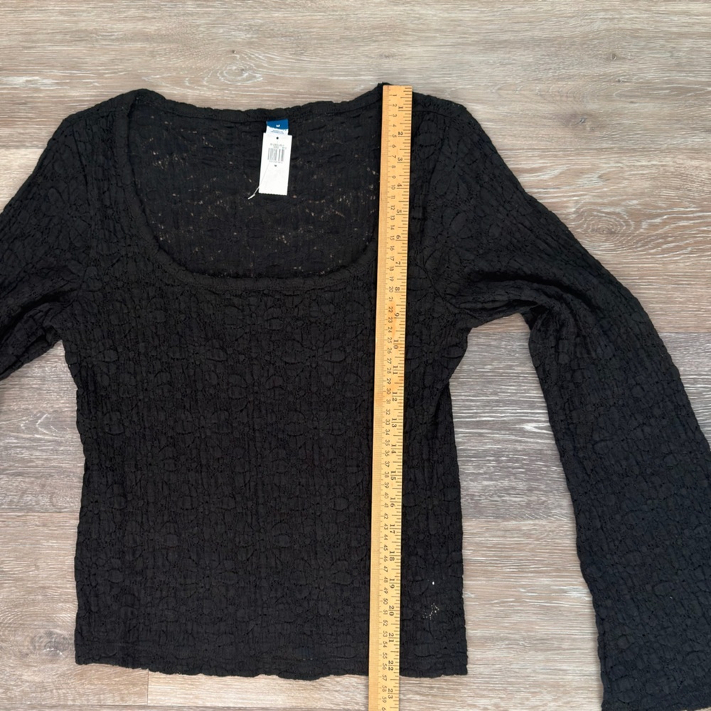 Old Navy Textured Lace Scoop Neck Top - Picture 8 of 13